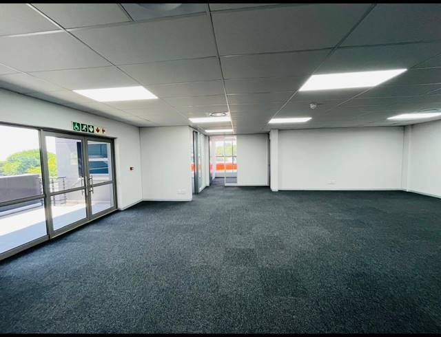 250M² OFFICE TO LET IN FOURWAYS